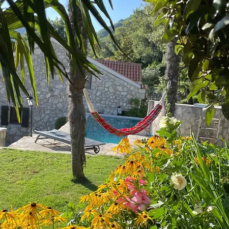 Dom wakacyjny House In The Mountains Near *